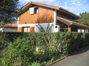Maison 3ch avec piscine, véranda, proche de la plage, équipements complets. - FR-1-413-106